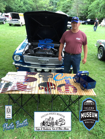 cops-and-rodders-car-show-social-booth-014