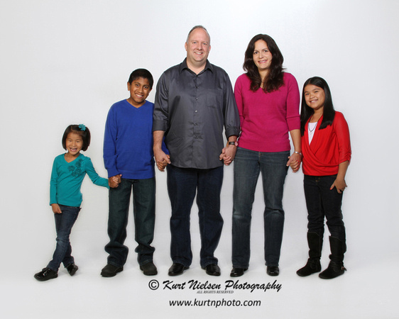 studio-photographer-for-families