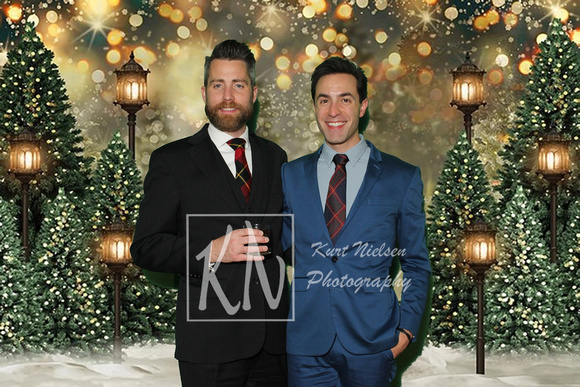 corporate-holiday-party-photo-booth_2022-12-03_20-37-00