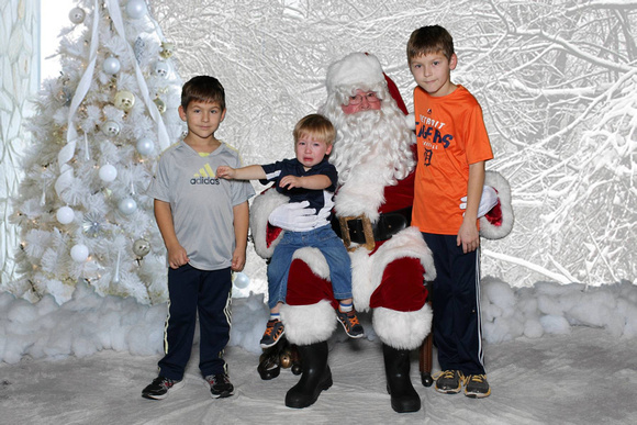 Pictures-with-Santa-Photo-Booth-IMG_0017