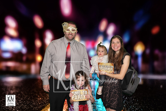 new-years-eve-photo-booth-_2023-12-31_15-14-31_184882_01