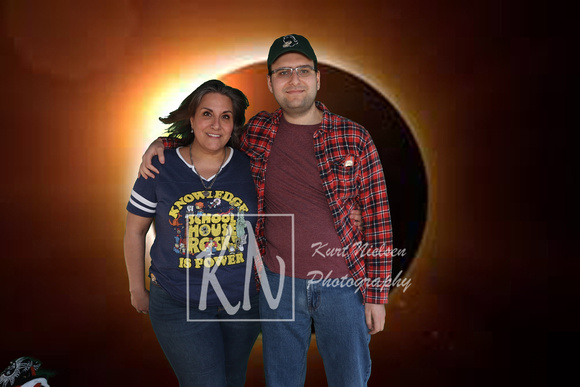 hensville-eclipse-party-photo-booth_2024-04-08_09-22-04_01