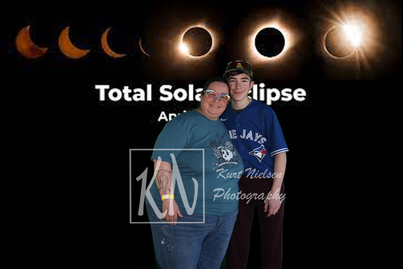 hensville-eclipse-party-photo-booth_2024-04-08_09-23-42_01
