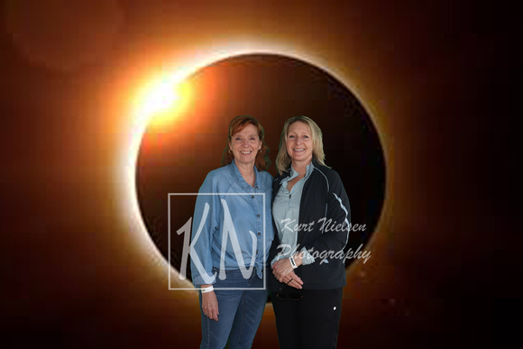 hensville-eclipse-party-photo-booth_2024-04-08_09-39-13_01