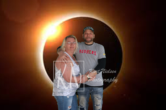 hensville-eclipse-party-photo-booth_2024-04-08_09-41-50_01