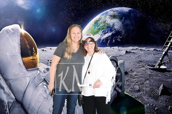 hensville-eclipse-party-photo-booth_2024-04-08_09-19-59_01