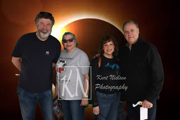 hensville-eclipse-party-photo-booth_2024-04-08_10-18-27_01